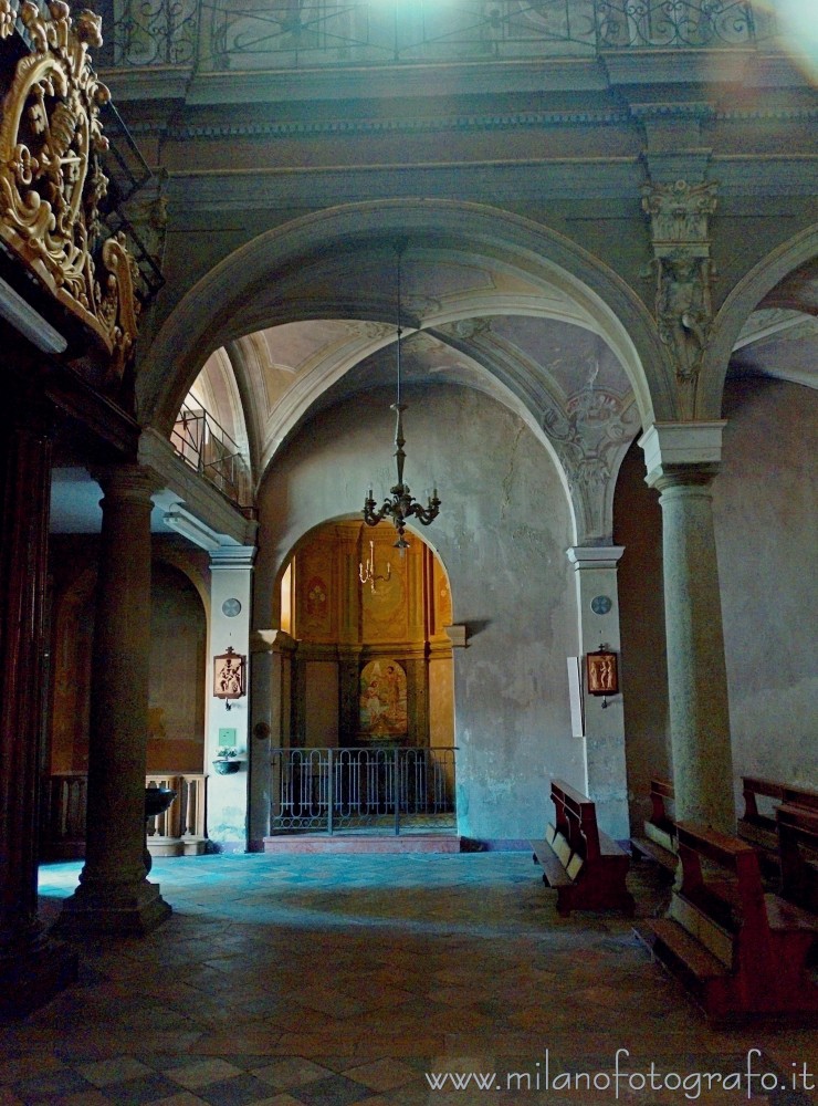 Candelo (Biella) - Dettaglio dell'interno della Chiesa di San Pietro